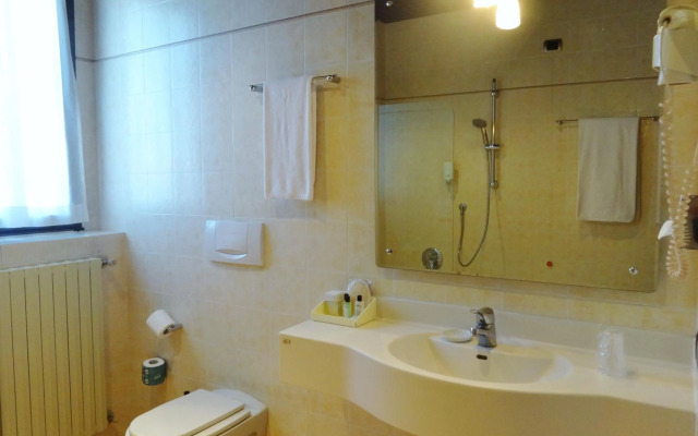 Hotel Excelsior Magenta