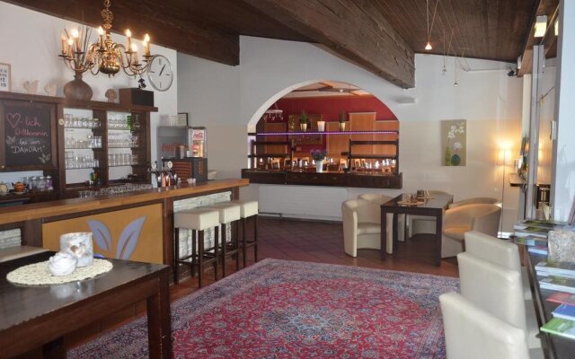 Dahoam by Sarina - Hotel & Suites