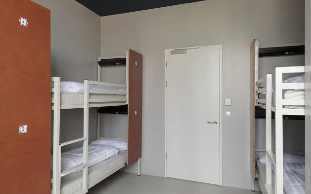 ClinkNOORD - Hostel
