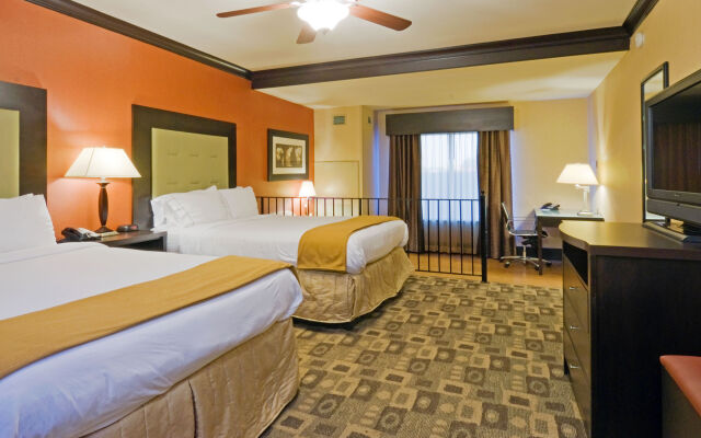 Holiday Inn Express & Suites Columbia-Fort Jackson, an IHG Hotel