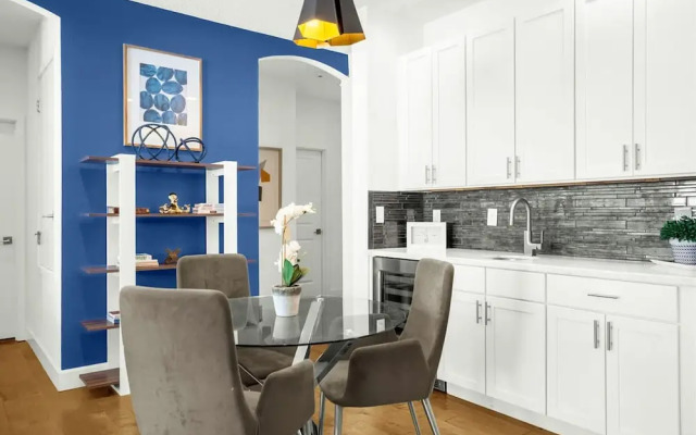 Upstay - Movie Mansion w Cinema-pool Hot Tub-games