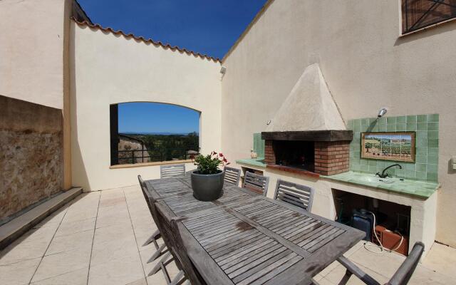 Spacious Villa in Languedoc-Roussillon with private Swimming Pool