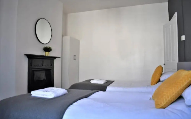 Cosy, Modern House Nearby Seafront - Southend