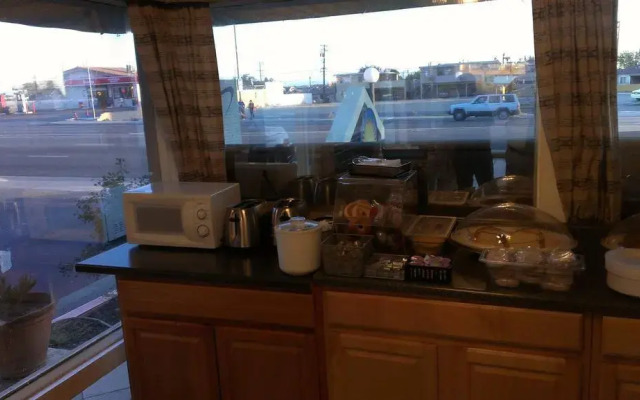Knights Inn - Palmdale CA