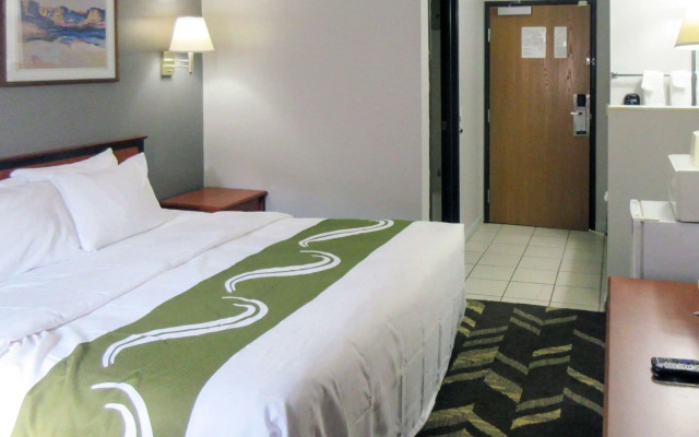 Quality Inn & Suites Salina National Forest Area