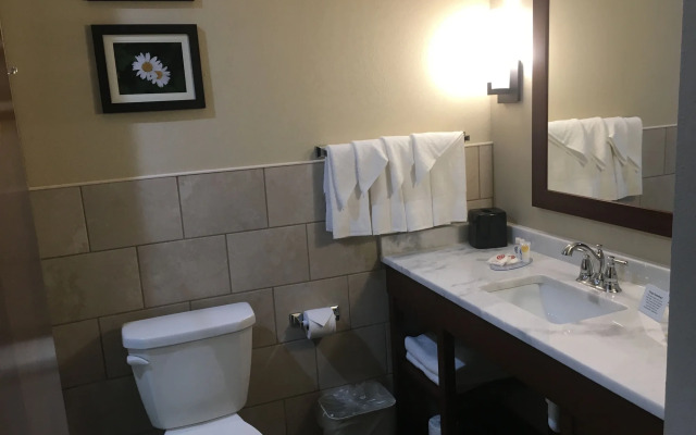 Comfort Suites Fishkill near Interstate 84