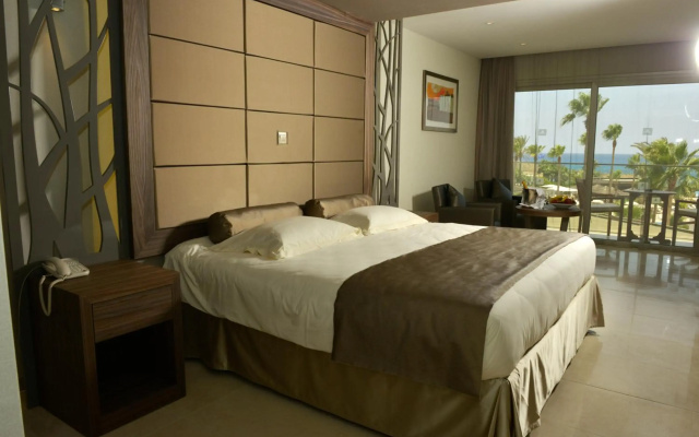 Adams Beach Hotel & Spa