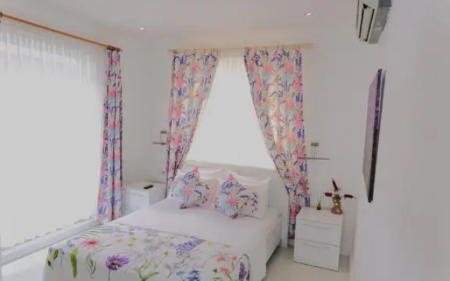 Deniz Kizi Otel Kucukkuyu