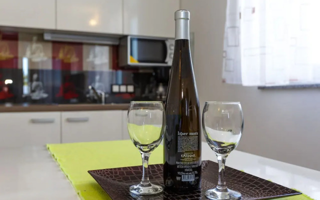 Apartment and Room Marija