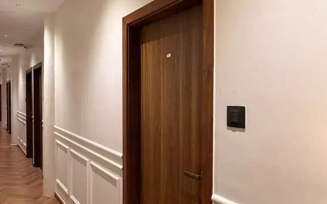 Palm Breeze Hotel - Colaba