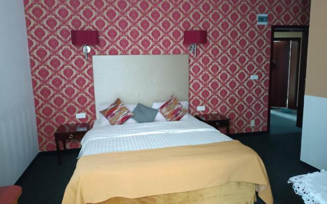 Amigo Hotel