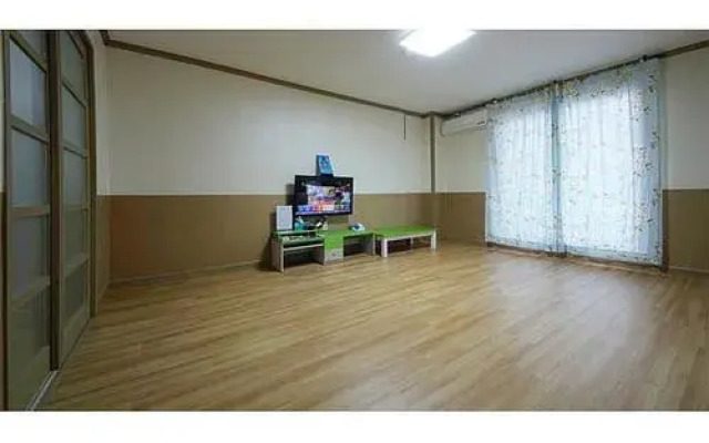 Suncheon Suncheon Bay Deulmaru Pension (Group Room)