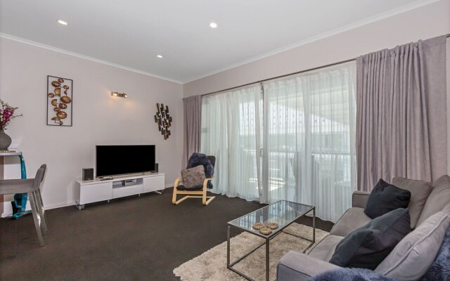 Princes Wharf 1BR Home Away From Home