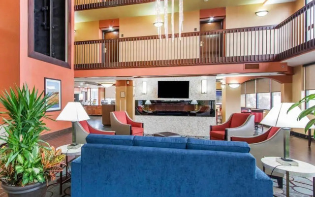 Comfort Inn & Suites