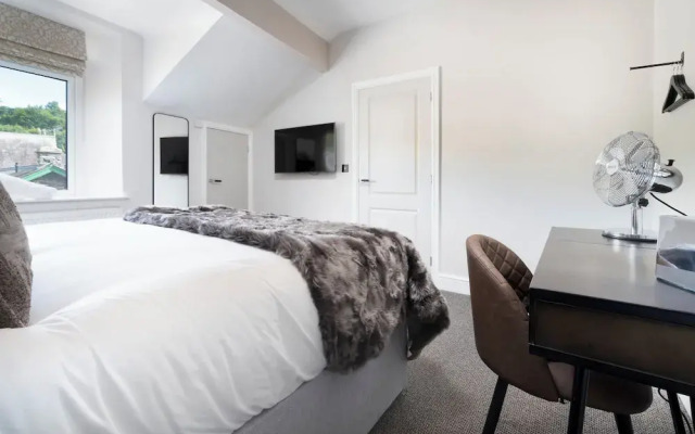 Lake Road Apartments