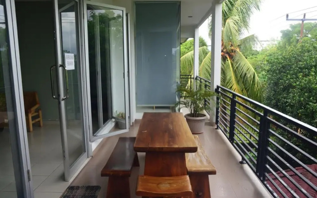 Footprints Backpacker