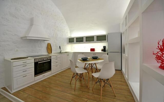 Hydra Hospitality Port Apartment