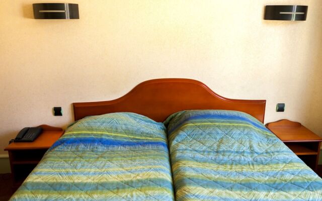 Logis Hotel Restaurant Croix Verte