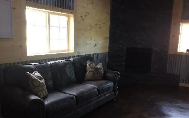 Big Horse Inn and Suites