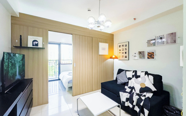 Staycation Shore 2 MOA Pasay