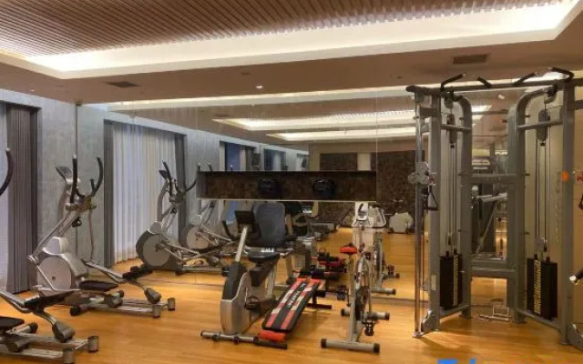 Haining Relax Grand Hotel