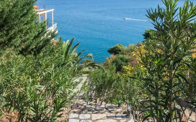Seaside maisonette in Kiveri, near Nafplion.