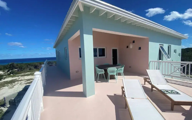 Paradise Cove: Oceanfront Haven With Infinity Pool