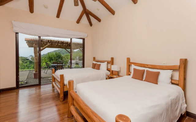 Punta Islita, Autograph Collection