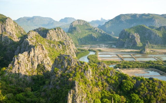 La A Natu Pranburi