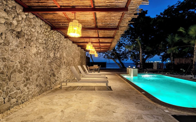 A Dream Naka Island - Beachfront Retreat