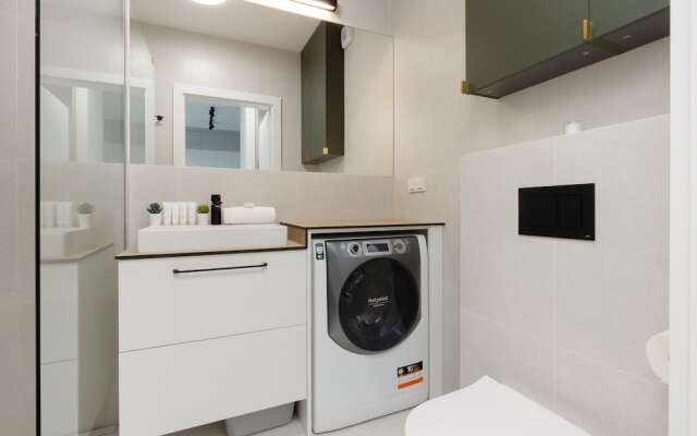 Bright & Modern Apartment by Renters