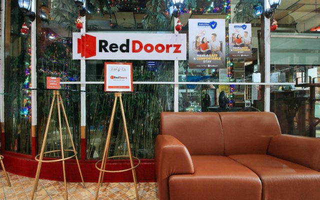 RedDoorz @ The Providence Tower - Vaccinated Staff