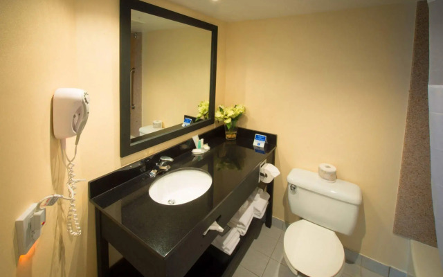 Comfort Hotel Airport North