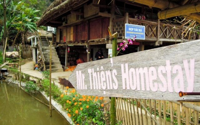 Thon Tha Tay Stilt House