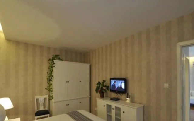 Yiting 6+e Hotel (Pudong Avenue)