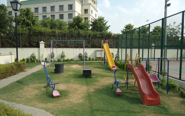 DLF Club 3