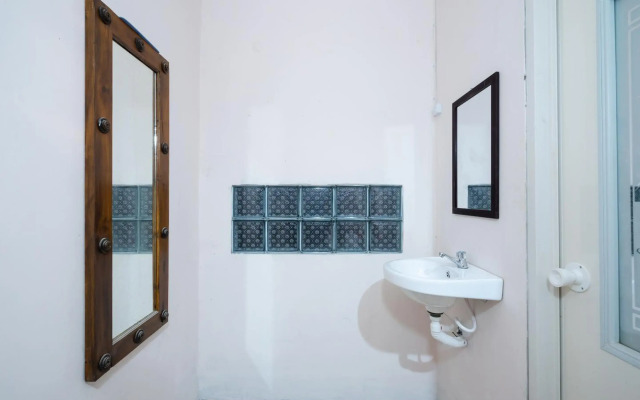 Super OYO 2285 Art Guest House Syariah