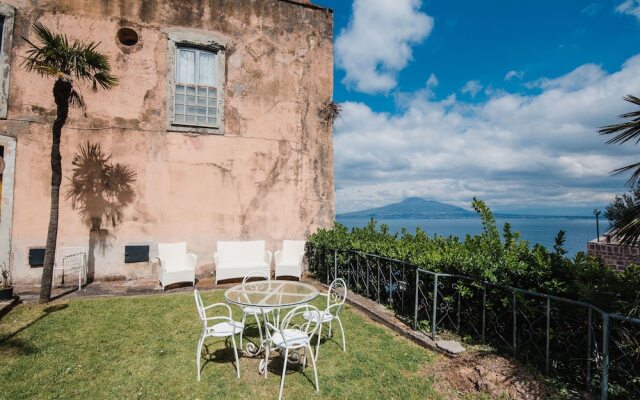 Lovely Flat in a Castle on Sorrento Coast