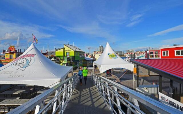 A Float Home B&B in Fisherman’s Wharf