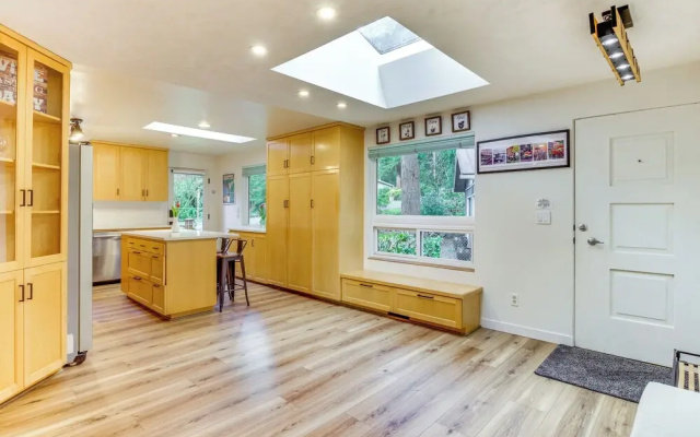 Classic Woodinville Wine Country Escape!