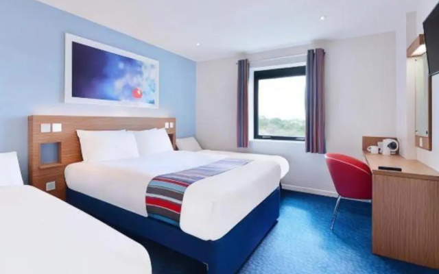Travelodge Kinross M90