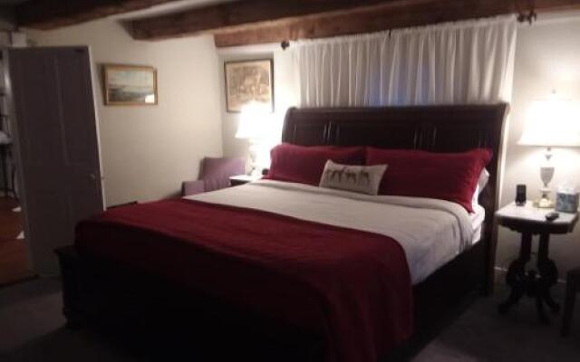 1810 House Bed & Breakfast