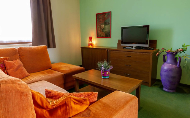 Max Inn Hotel