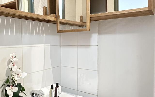B 5496  - Gare Montparnasse - Cosy studio
