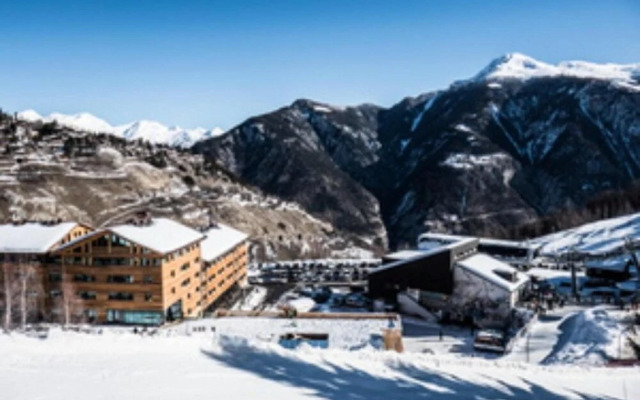 R Sidence Swisspeak Resorts 2p4b