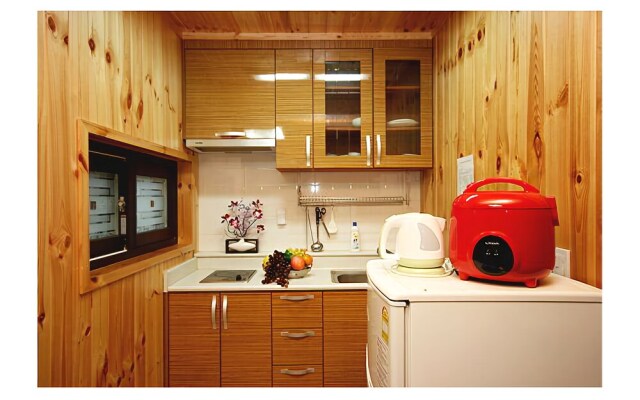 Gyeongpo Sanbada Pension