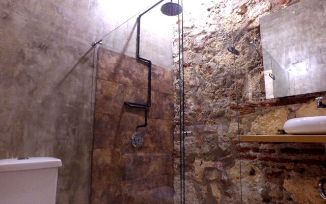 Bourbon St Hostal Boutique - Hostel