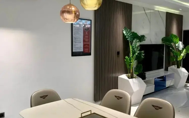 Sujimoto Residences - The AVEs