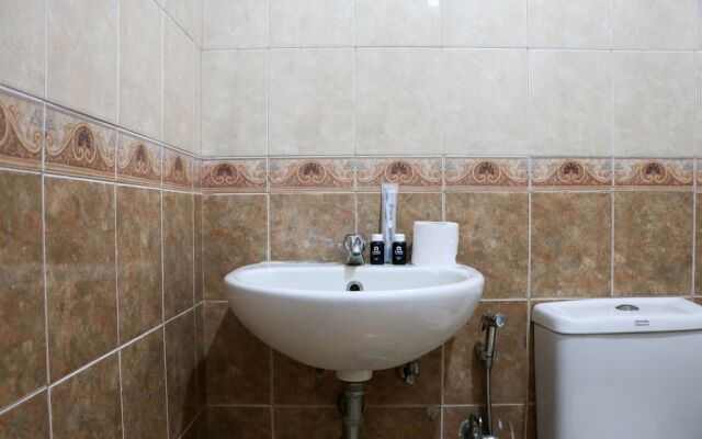 Cozy Living And Modern 2Br Puri Garden Apartment