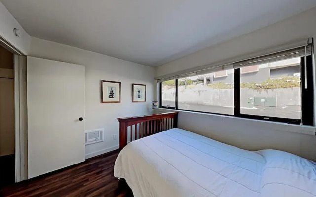 Spacious 2 Bedroom Home with Pool, 3 Hot Tubs, Sauna! by RedAwning